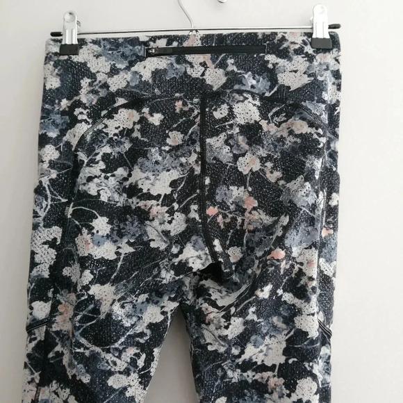 Lululemon Speed Up Tights Leggings Full On Luxtreme 28" in Spring Bloom Multi 6 - Picture 6 of 16